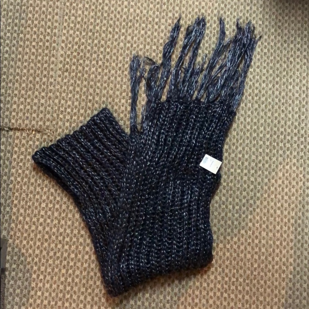 Knit scarf